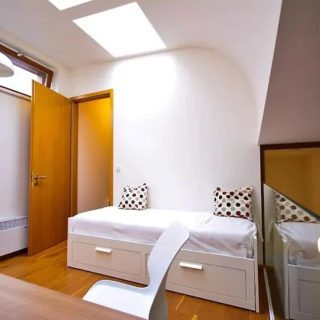 Lejlighed Legacy Duplex In Historic District By Rentez Prag