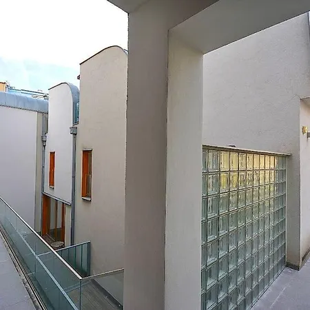 Legacy Duplex In Historic District By Rentez Lejlighed *