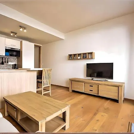 Apartment Legacy Duplex In Historic District By Rentez